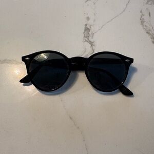 Ray-Ban Classic Black Round Sunglasses